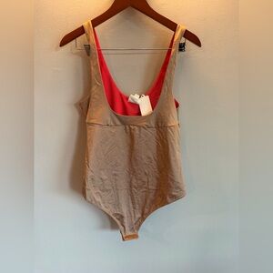 Yitty by Lizzo Women Tan Neon Pink Contrast Scoop Neck Bodysuit NWT